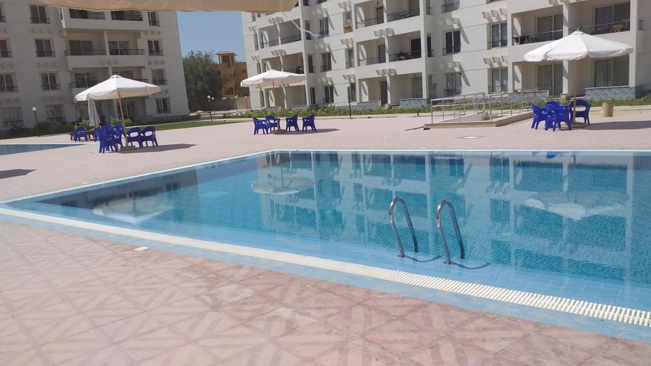شاليه فرش فندقي بقرية بالميرا بيتش العين السخنه للعائلات Айн-Сохна Екстер'єр фото