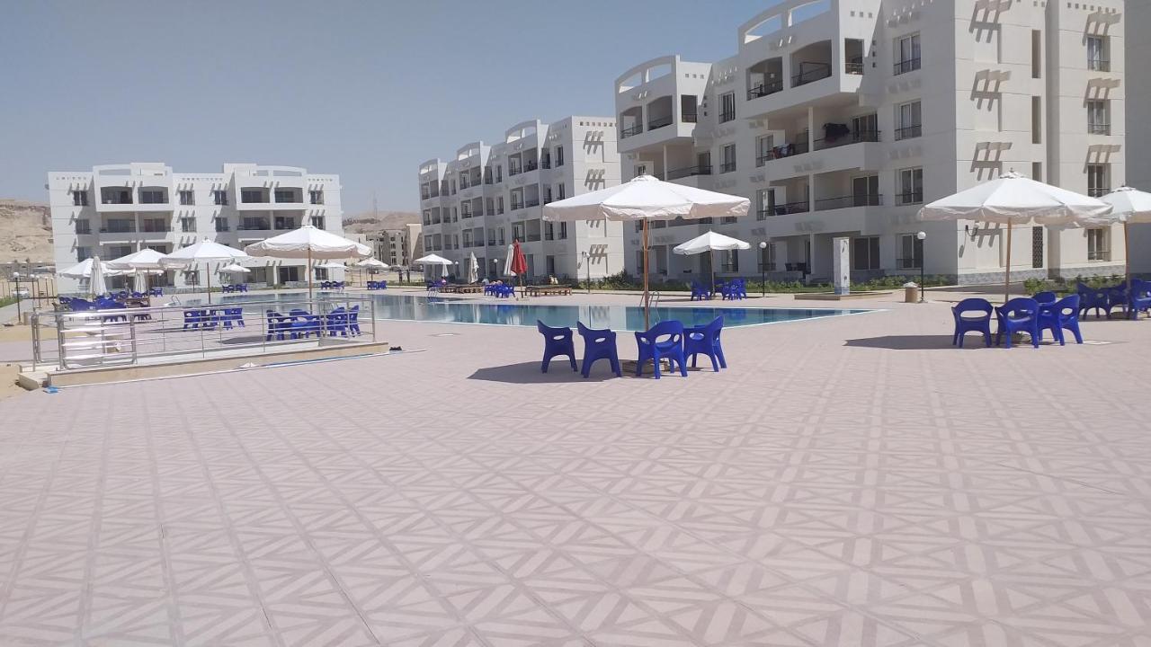 شاليه فرش فندقي بقرية بالميرا بيتش العين السخنه للعائلات Айн-Сохна Екстер'єр фото
